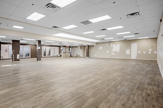 885 Meadowlands Dr, Ottawa, ON à louer Photo intérieure– Image 2 sur 14