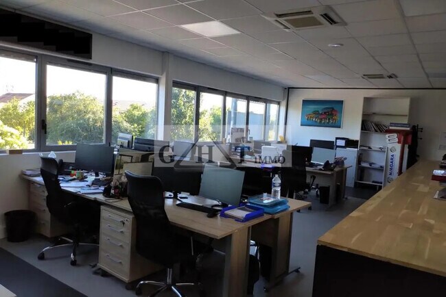 Plus de détails pour Bureau à vendre