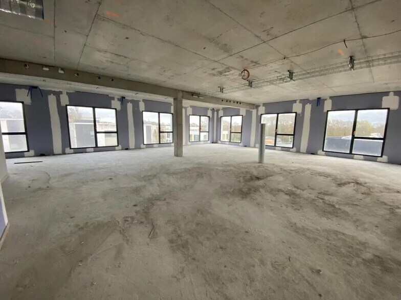 Bureau dans Chartres-de-Bretagne à louer - Photo intérieure – Image 2 sur 12