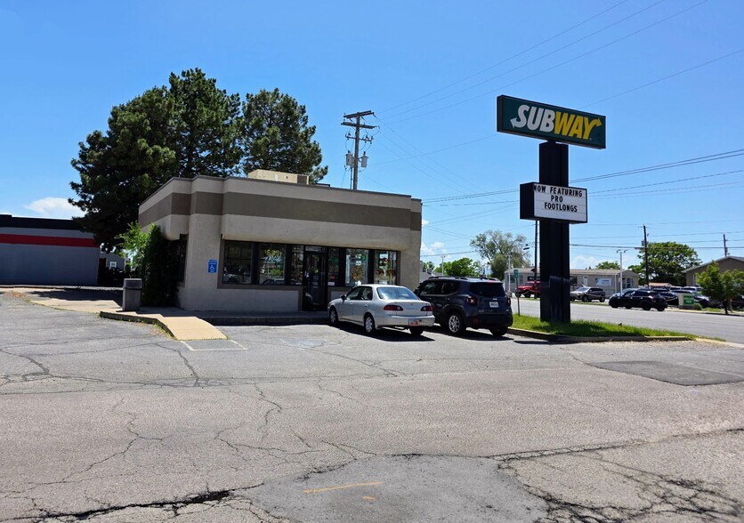 564 N Main St, Clearfield, UT à louer - Photo de l’immeuble – Image 2 sur 4