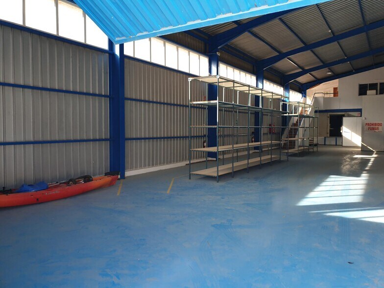Industriel/Logistique dans Petrer, Alicante à vendre - Photo de l’immeuble – Image 2 sur 27