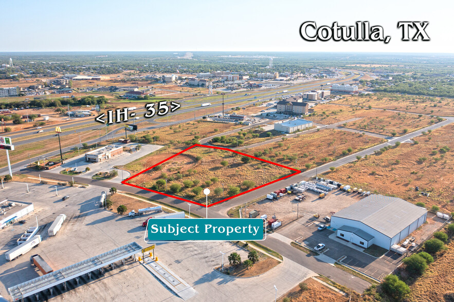 0000 IH 35 Frontage, Cotulla, TX à vendre - Aérien – Image 1 sur 16