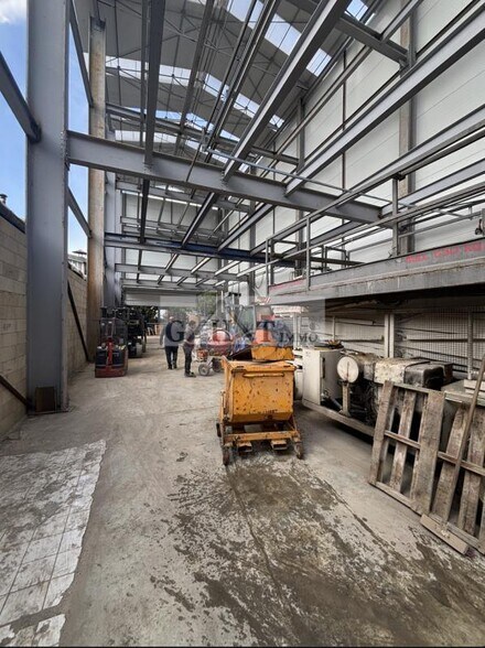 Industriel/Logistique dans Villeneuve-la-Garenne à louer - Photo de la construction – Image 3 sur 4