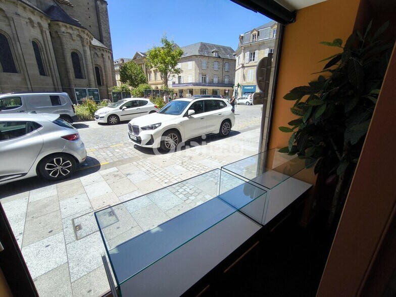 Local commercial dans Brive-la-Gaillarde à louer - Hall d’entrée – Image 2 sur 7