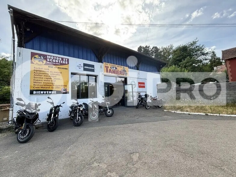 Local d’activités dans Montluçon à louer - Photo de l’immeuble – Image 1 sur 4