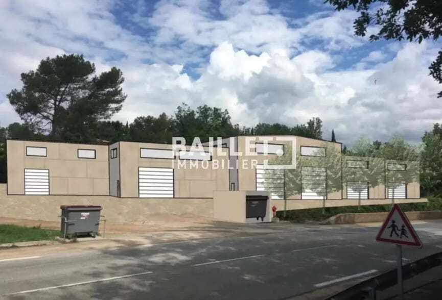 Industriel/Logistique dans Fayence à louer - Photo de l’immeuble – Image 1 sur 3