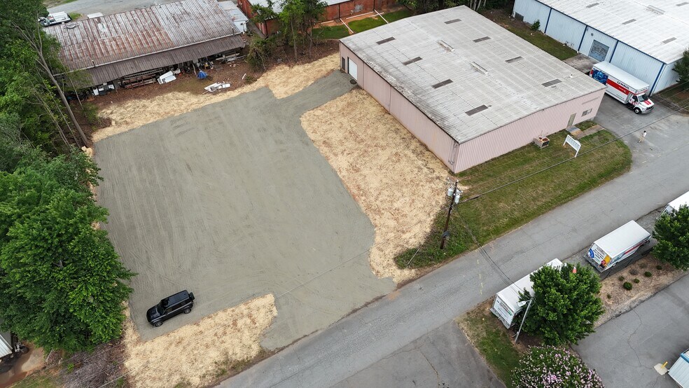 2774 Nieman Industrial Dr, Winston-Salem, NC à louer - Photo de l’immeuble – Image 2 sur 7