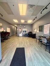 1520 Lake St, Roselle, IL à louer Photo intérieure– Image 1 sur 7