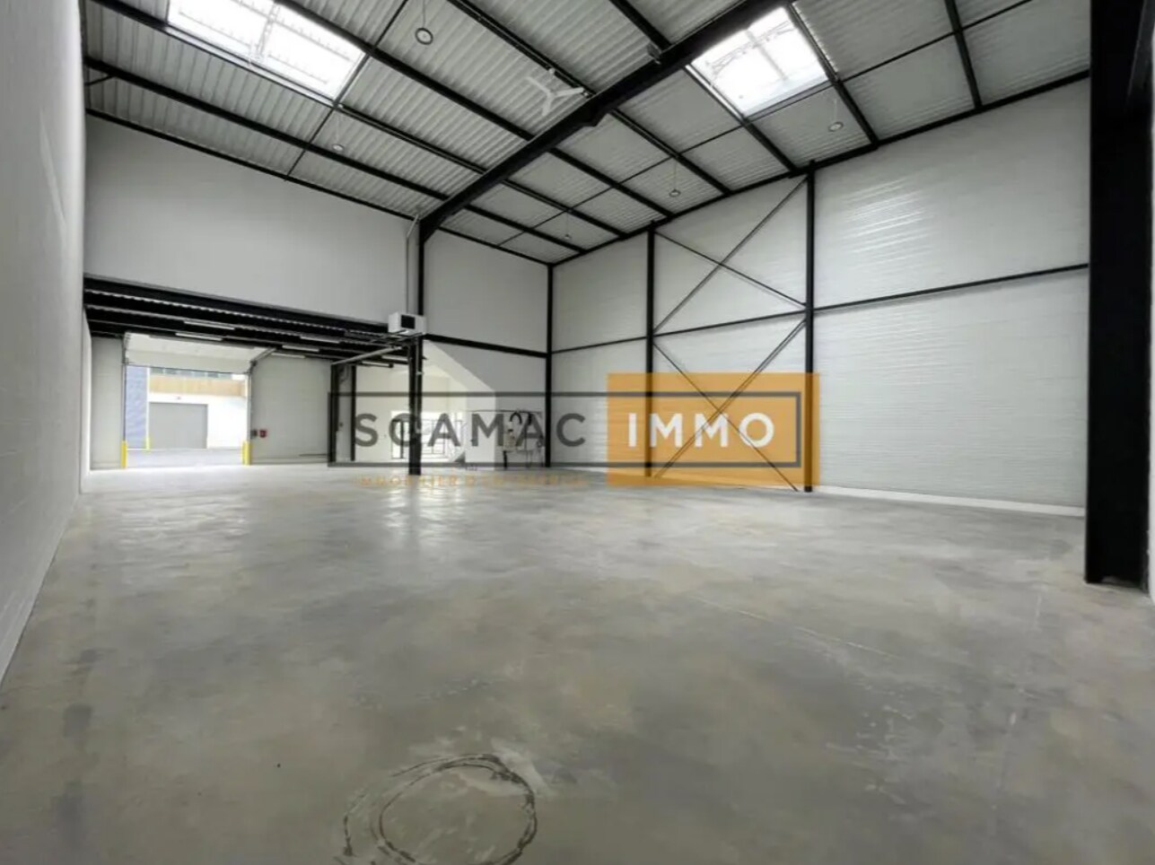 Industriel/Logistique dans Chalifert à louer Photo intérieure– Image 1 sur 3