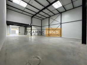 Industriel/Logistique dans Chalifert à louer Photo intérieure– Image 1 sur 3