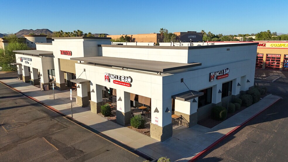 5626 W Bell Rd, Glendale, AZ à vendre - Photo de l’immeuble – Image 3 sur 4