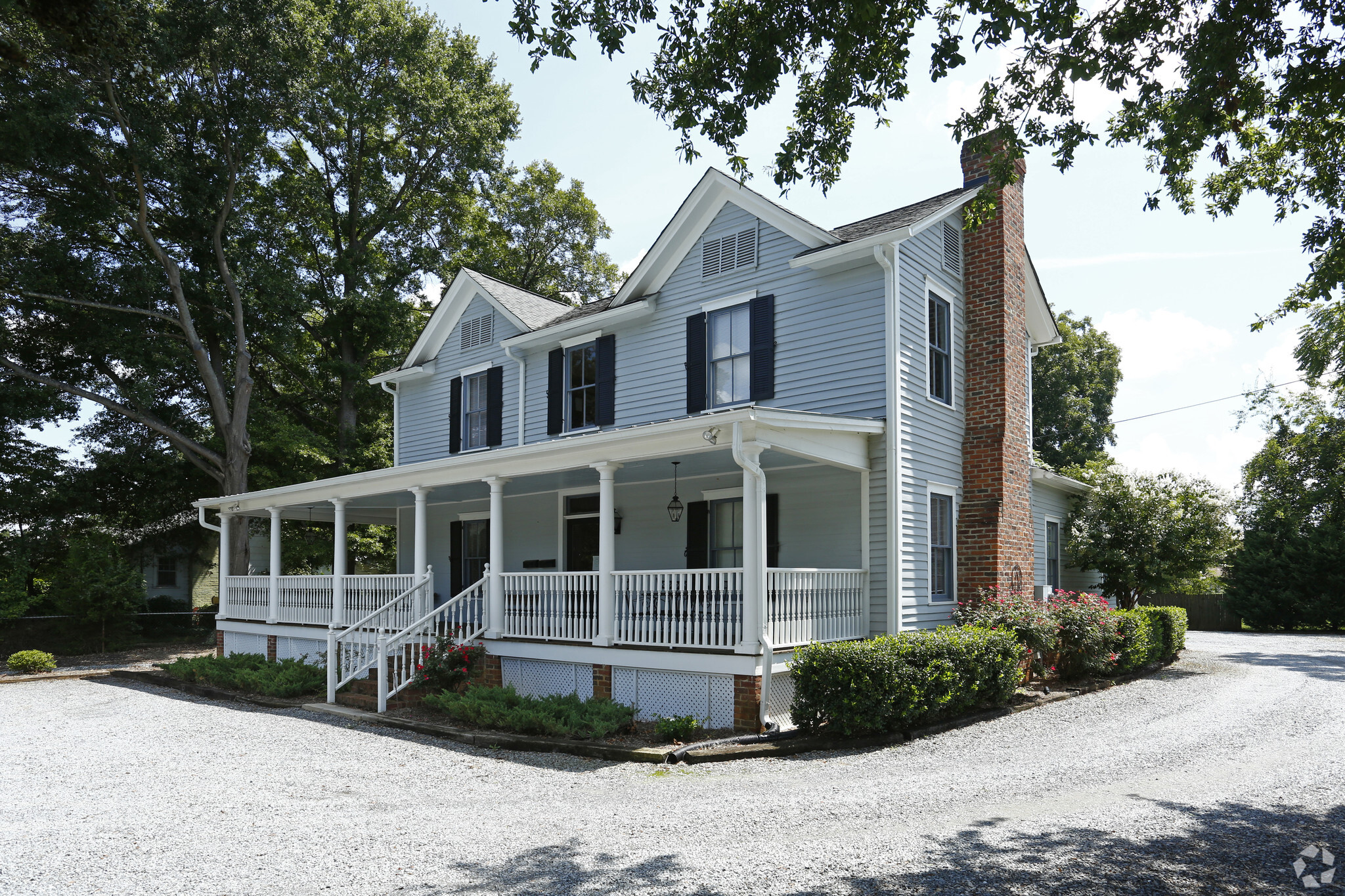 16 Oak Grove St, Mount Holly, NC à louer Photo de l’immeuble– Image 1 sur 14