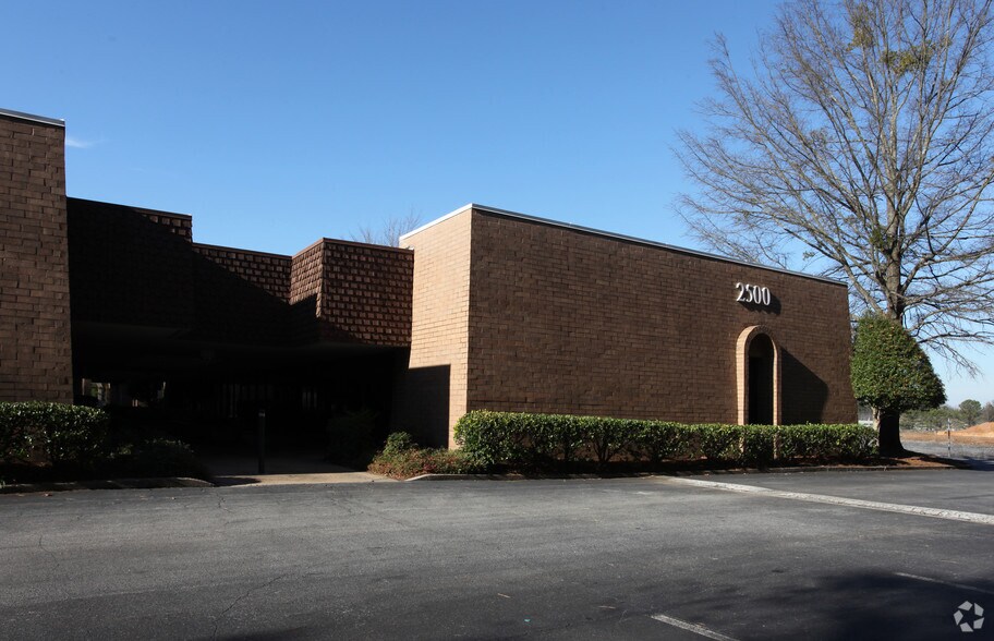 6855 Jimmy Carter Blvd, Norcross, GA à vendre - Photo de l’immeuble – Image 3 sur 4