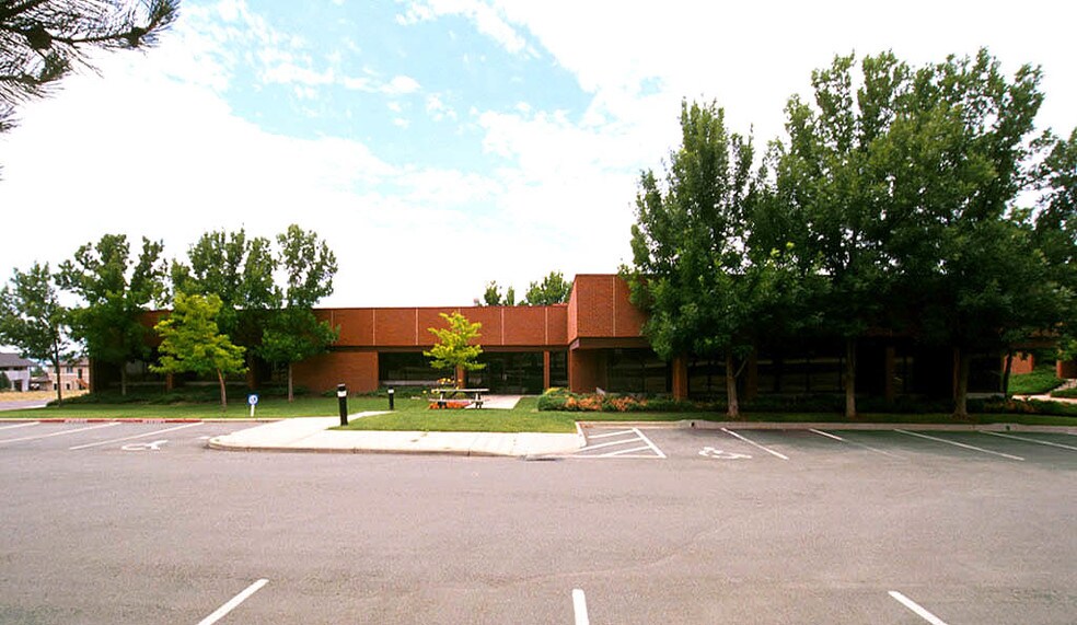 10394 W Chatfield Ave, Littleton, CO à vendre - Photo de l’immeuble – Image 2 sur 23