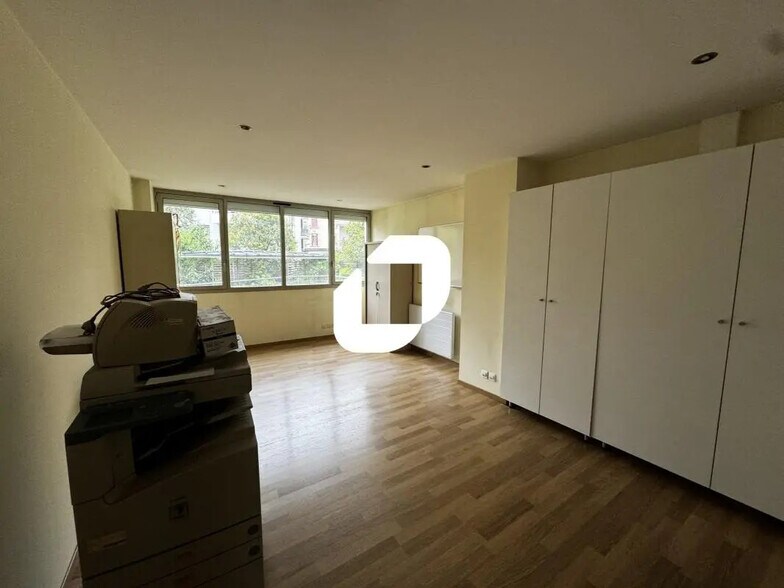 Bureau dans Voiron à vendre - Photo intérieure – Image 3 sur 12