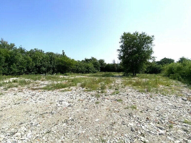 Terrain dans La Roquette-sur-Siagne à louer - Photo de l’immeuble – Image 3 sur 3