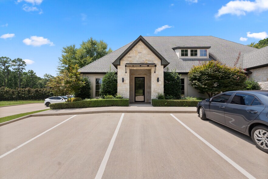 7282 Crosswater Ave, Tyler, TX à louer - Photo de l’immeuble – Image 3 sur 17