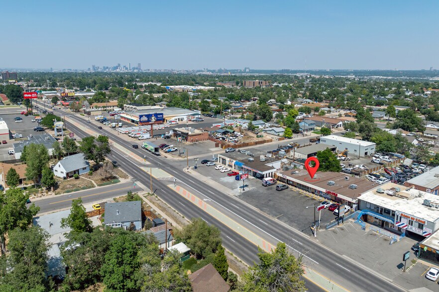 2412 S Federal Blvd, Denver, CO à louer - Photo de l’immeuble – Image 3 sur 14