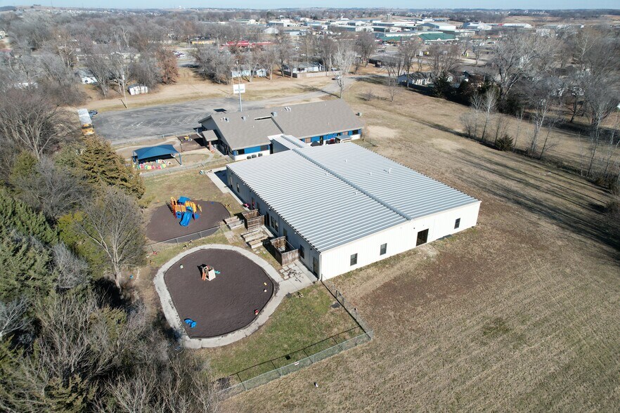 3560 Dempsey Rd, Manhattan, KS à vendre - Photo de l’immeuble – Image 3 sur 6