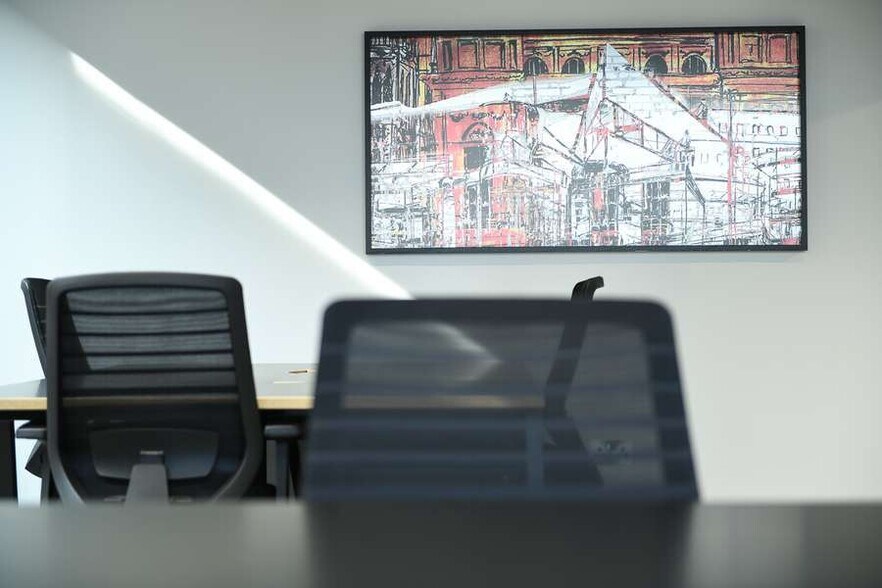 24 E Bridge St, Belfast à louer - Photo de l’immeuble – Image 2 sur 10