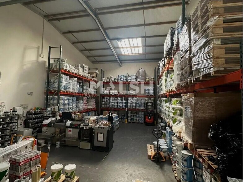 Bureau dans Vaulx-en-Velin à louer - Photo de l’immeuble – Image 3 sur 7