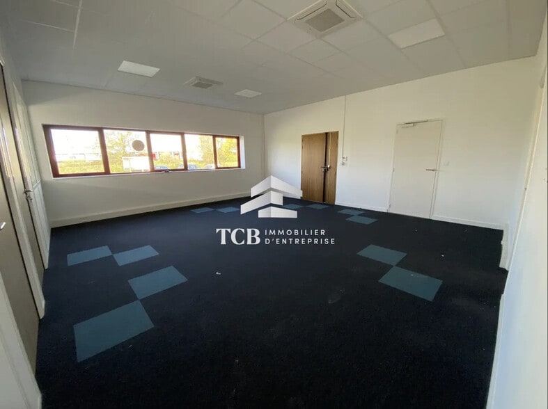 Local d’activités dans Sainte-Luce-sur-Loire à louer - Photo intérieure – Image 1 sur 9