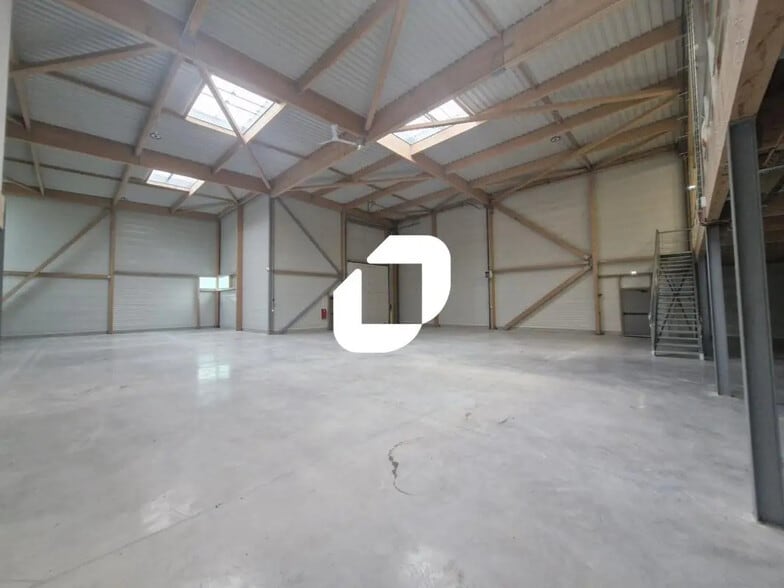 Local d’activités dans Courtry à louer - Photo intérieure – Image 2 sur 7