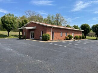 Plus de détails pour 251 Oakgrove Rd, Selmer, TN - Bureau à vendre