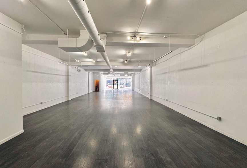 1610 Gerrard St, Toronto, ON à louer - Photo intérieure – Image 3 sur 7