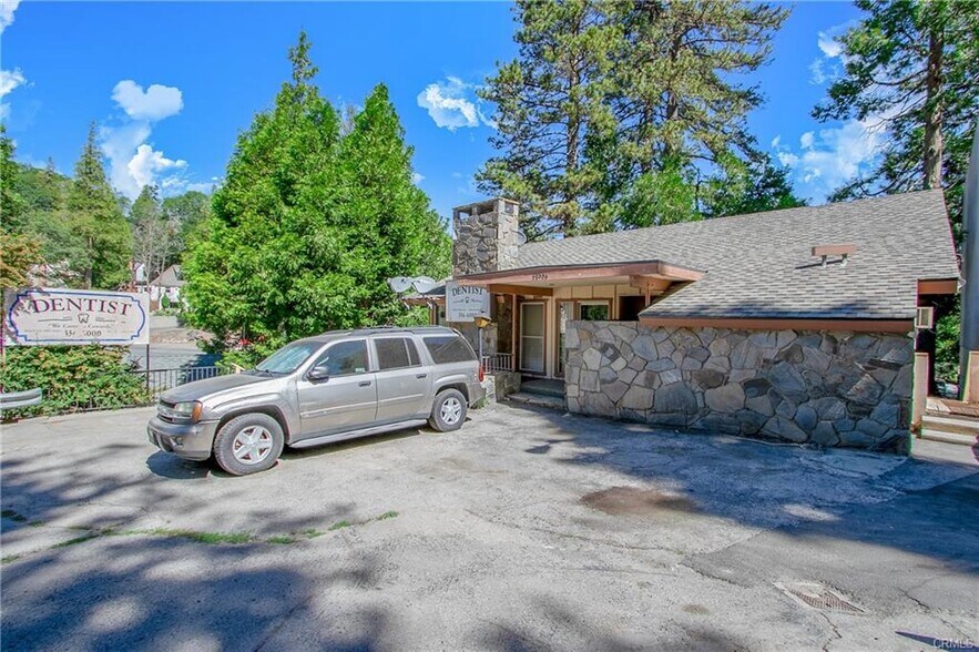 28906 Hook Creek Rd, Cedar Glen, CA à vendre - Photo de l’immeuble – Image 2 sur 19