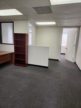 2301 W Lincoln Ave, Anaheim, CA à louer Photo intérieure– Image 1 sur 12