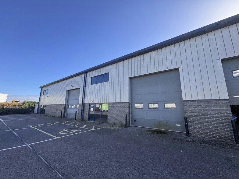 Northway Ln, Tewkesbury à louer - Photo de l’immeuble – Image 2 sur 10