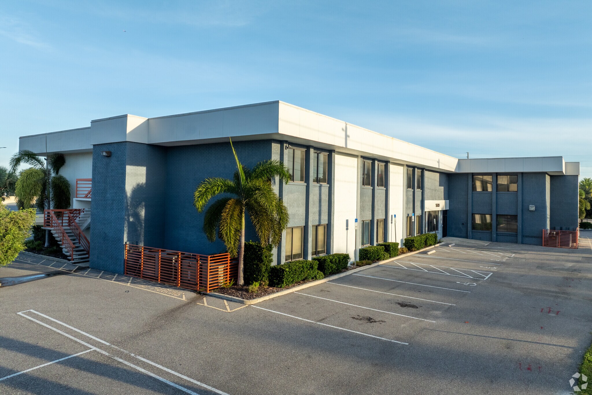 501 Wymore Rd, Winter Park, FL à louer Photo principale– Image 1 sur 8