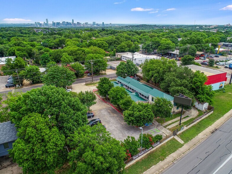 1707 Fortview Rd, Austin, TX à vendre - Photo de l’immeuble – Image 2 sur 8