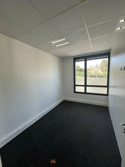 Bureau dans Saint-Germain-en-Laye à louer - Photo de l’immeuble – Image 3 sur 10