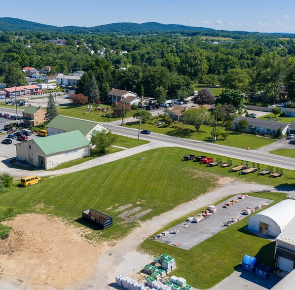 4072 Carlisle Rd, Dover, PA à louer - Photo principale – Image 1 sur 5