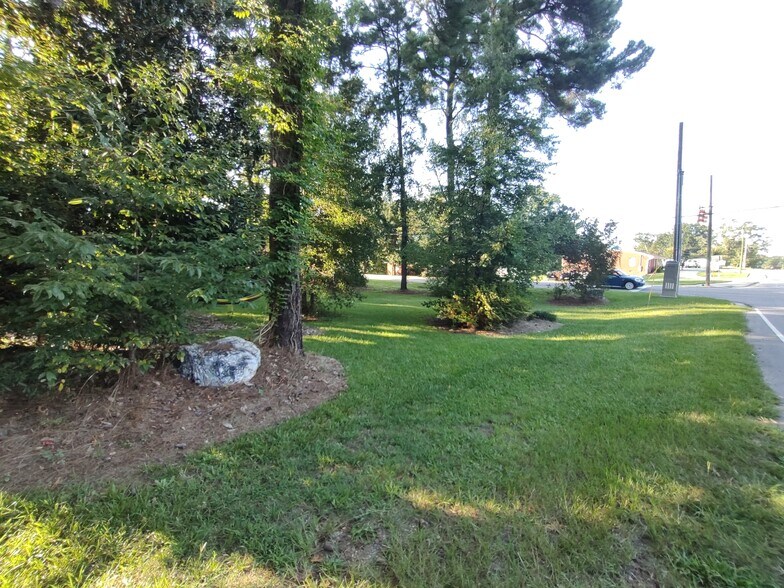 406 Courtland Dr, Sanford, NC à vendre - Autre – Image 2 sur 18