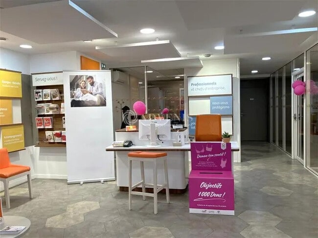 Plus de détails pour Local commercial à louer