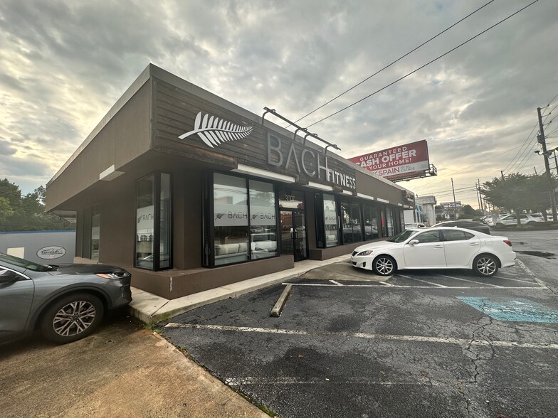 3097 Piedmont Rd NE, Atlanta, GA à louer - Photo de l’immeuble – Image 2 sur 19
