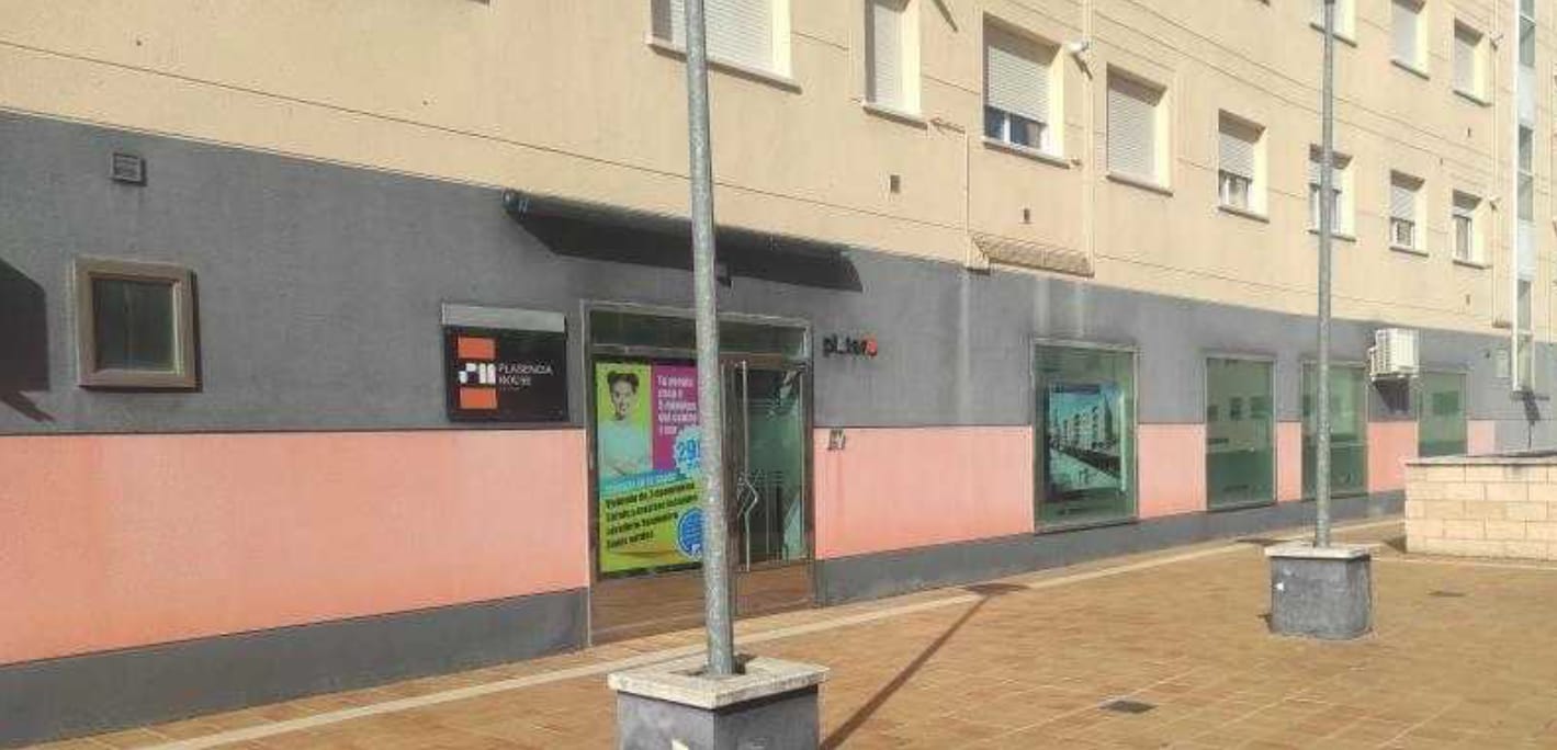 Calle Sierra de Tormantos, 16, Plasencia, CAC 10600 - Lot 1 -  - Photo intérieure - Image 1 of 16
