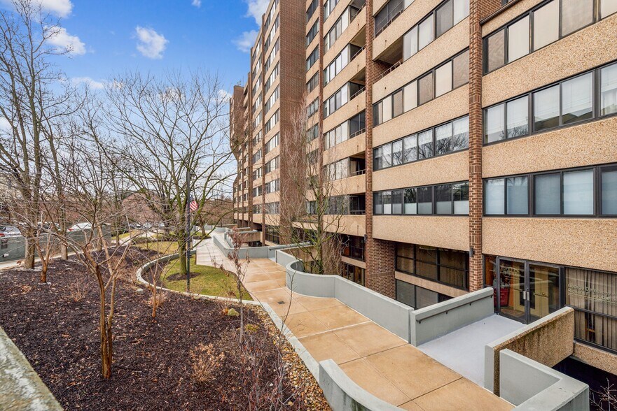 750 Washington Rd, Mt Lebanon, PA à vendre - Photo de l’immeuble – Image 3 sur 24