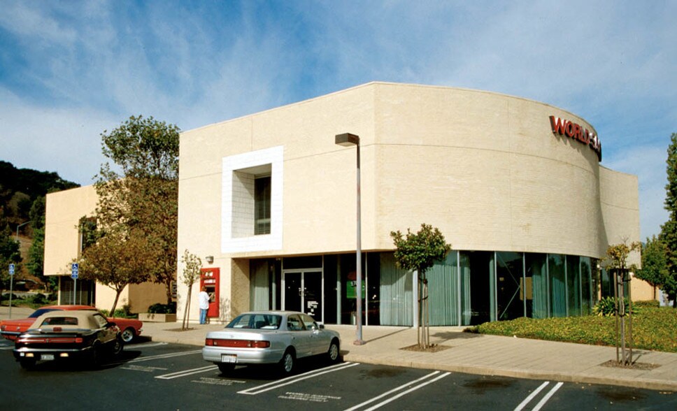 5798 Stoneridge Mall Rd, Pleasanton, CA à louer - Photo de l’immeuble – Image 2 sur 3