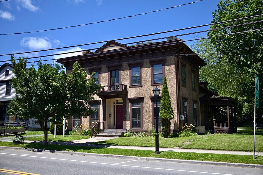 72 Main St, Delhi, NY à vendre - Photo de l’immeuble – Image 2 sur 49