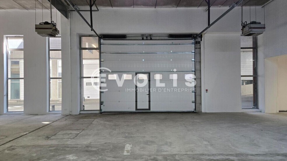 Local d’activités dans Ivry-sur-Seine à louer - Photo intérieure – Image 1 sur 8