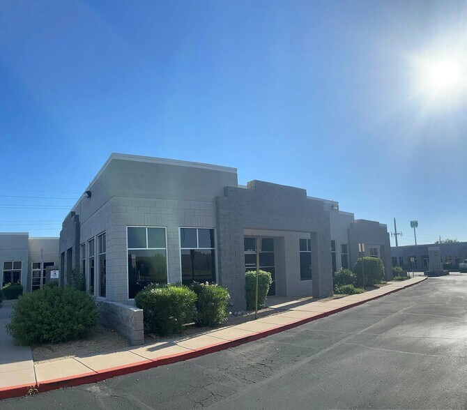 1815 W 1st Ave, Mesa, AZ à louer - Photo de l’immeuble – Image 2 sur 2
