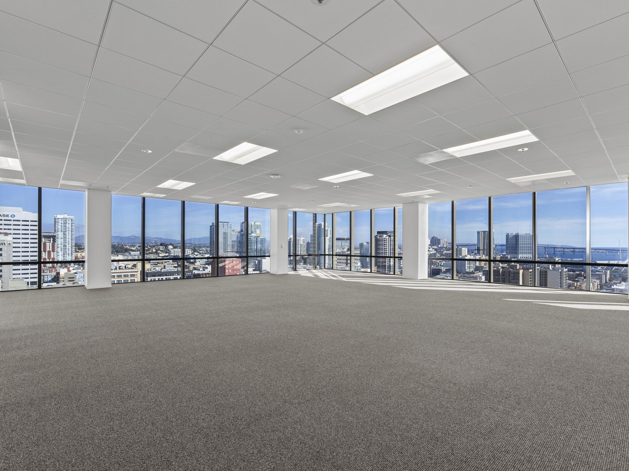 225 Broadway, San Diego, CA à louer Photo intérieure– Image 1 sur 11