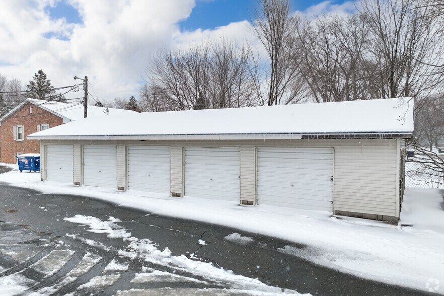 4070 White Bear Ave N, White Bear Lake, MN à vendre - Photo de l’immeuble – Image 2 sur 16