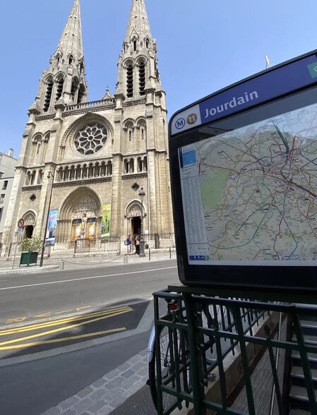 Local commercial dans Paris à louer - Photo de l’immeuble – Image 1 sur 2