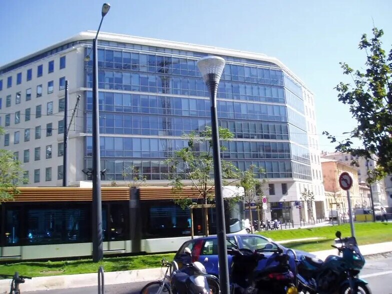 Bureau dans Marseille à louer - Photo de l’immeuble – Image 2 sur 19