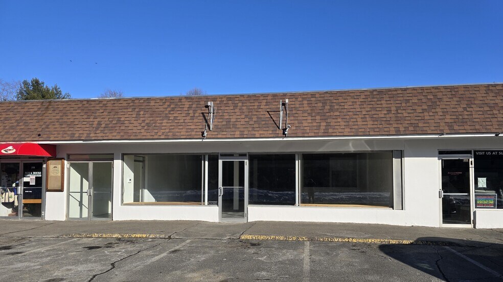 314-326 College St, Amherst, MA à louer - Photo de l’immeuble – Image 2 sur 7